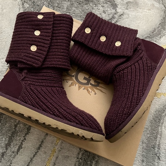 UGG AUSTRALIA Purple/ Fig Classic Cardy - Picture 1 of 3